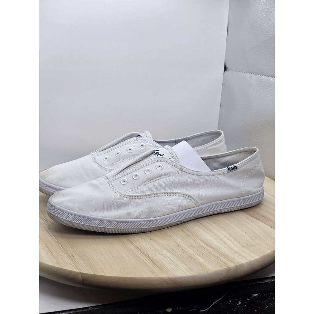 Women's‎ size 9 - Keds Chillax Twill Fashion Sneaker, White